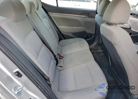 2019 Hyundai Elantra Sel z USA, uszkodzony, nr VIN 5NPD84LF3KH439992
